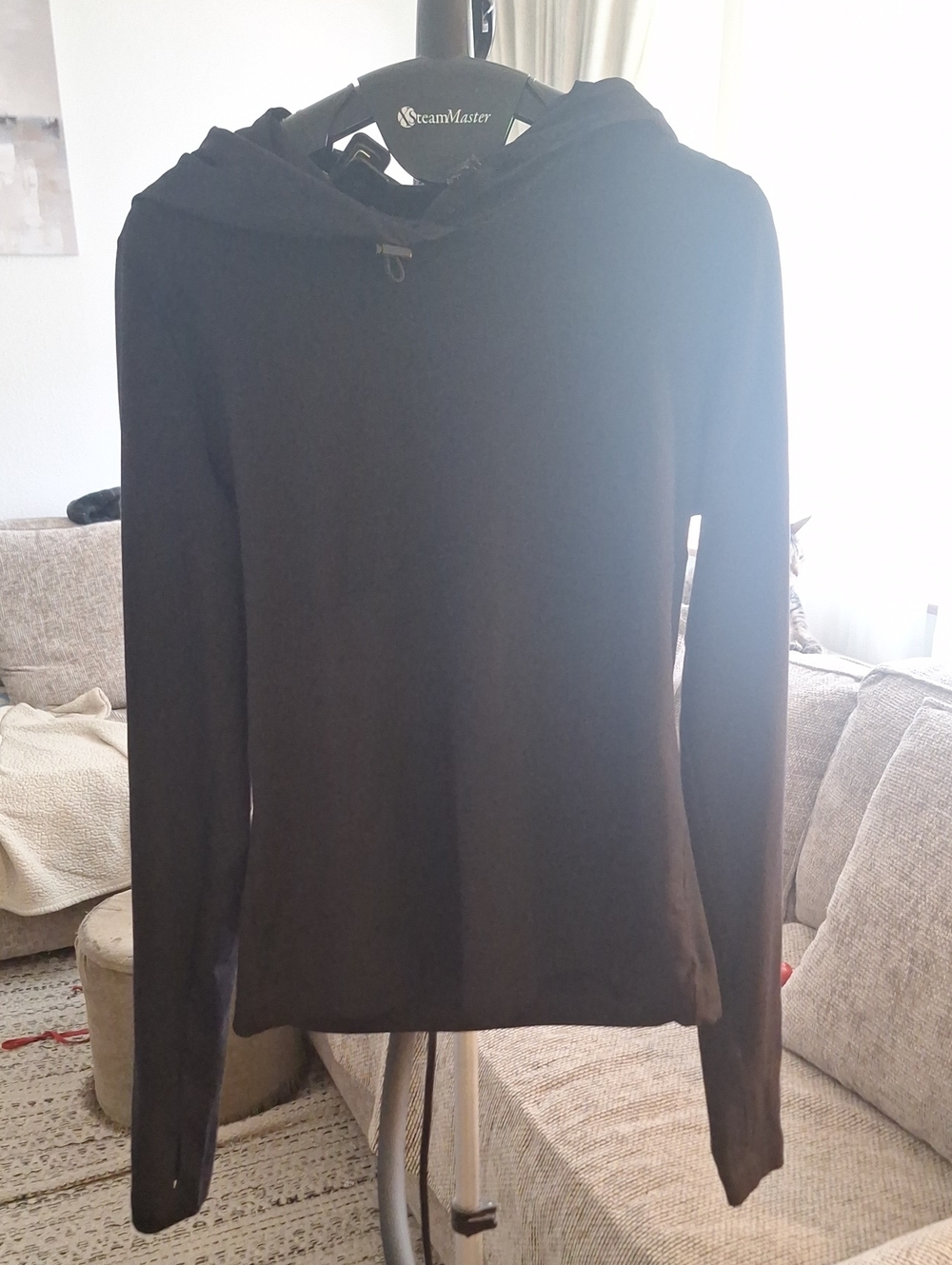 ALO Yoga Woman Black Crewneck Sweater with Hood